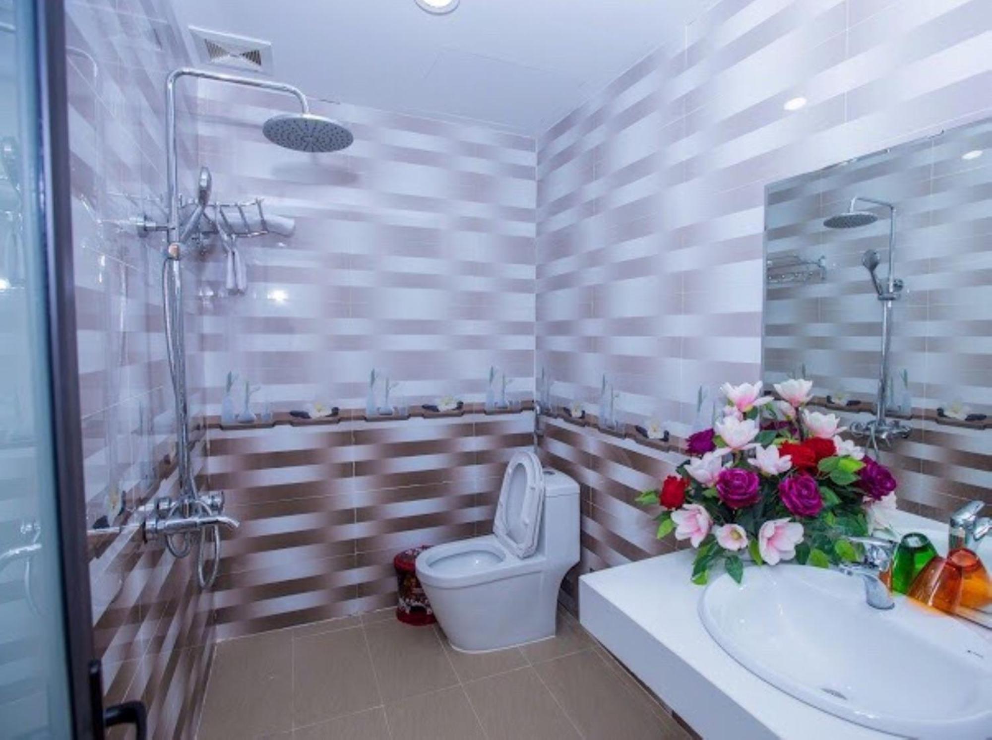 Khách Sạn Hoàng Gia Son La Exterior foto